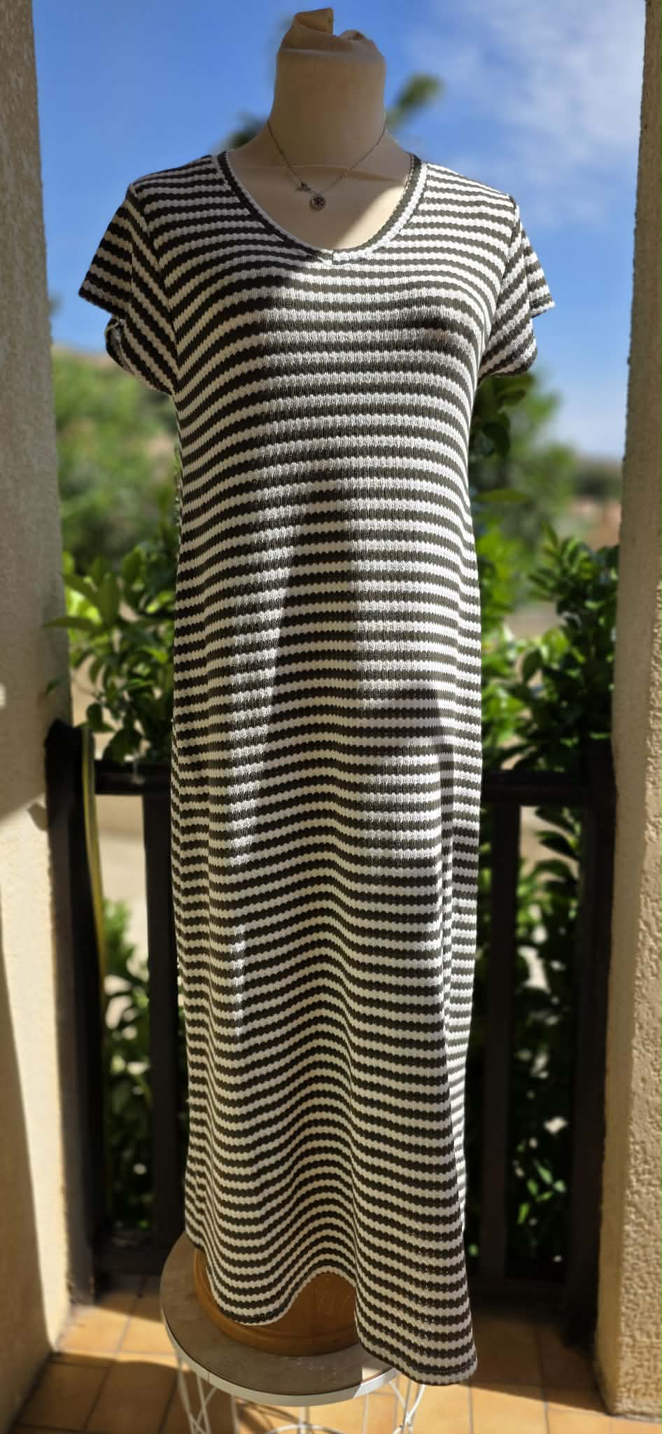 Robe longue en mailles à rayures