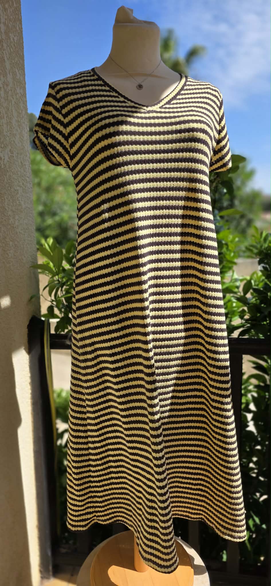 Robe longue en mailles à rayures